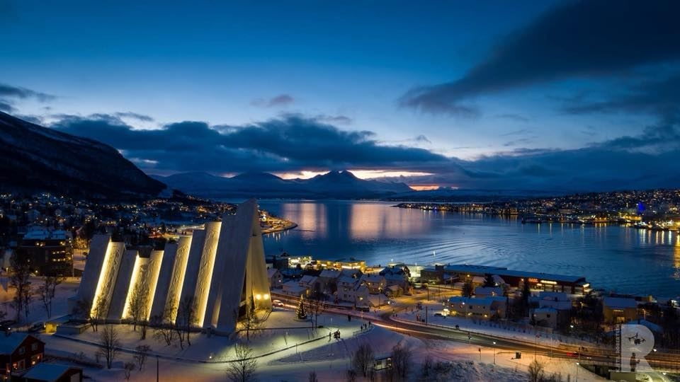 Tre timers City Sightseing fra Tromsø med vår eco-vennlige Tesla Model X