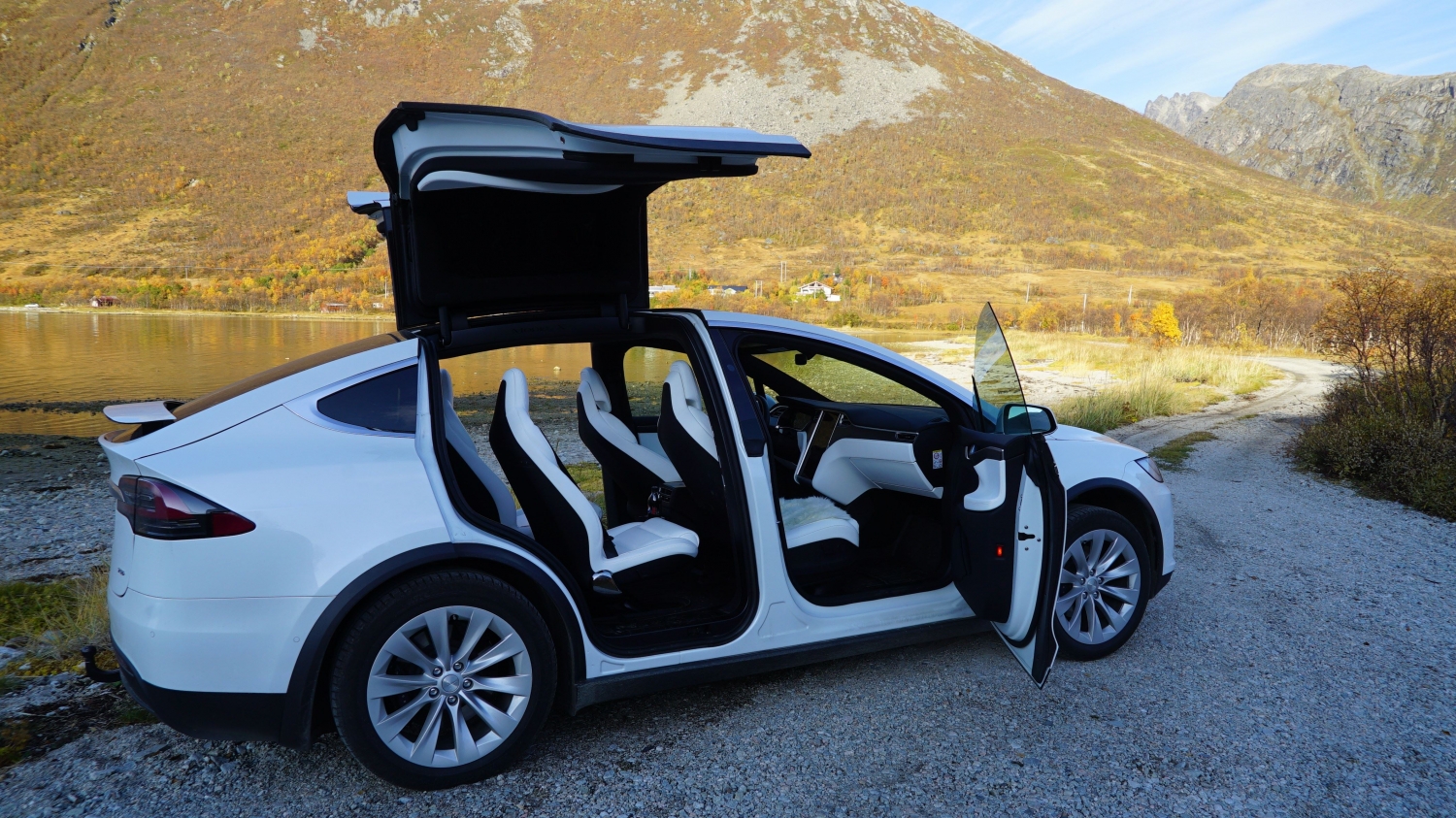 Three hours Arctic Fjord Sightseeing from Tromsø with our eco-friendly Tesla Model X