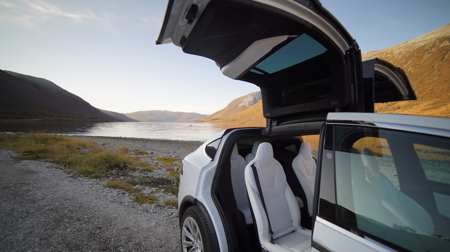 Arctic Fjord Sightseeing fra Tromsø med vår eco-vennlige Tesla Model X
