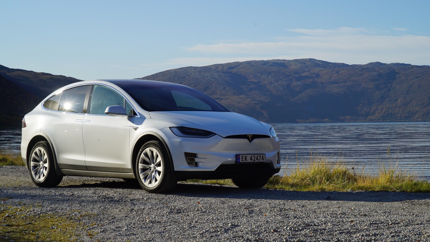 A Beautiful Midnightsun Tour from Tromsø with eco-friendly Tesla Model X