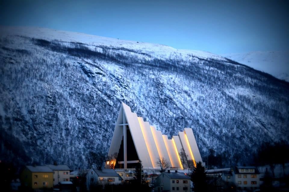 The Arctic Cathredral in blue light