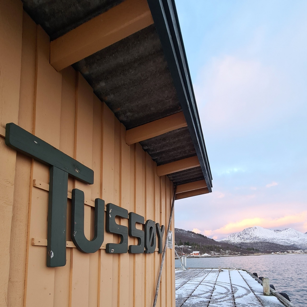 Tussøy sign on the wall
