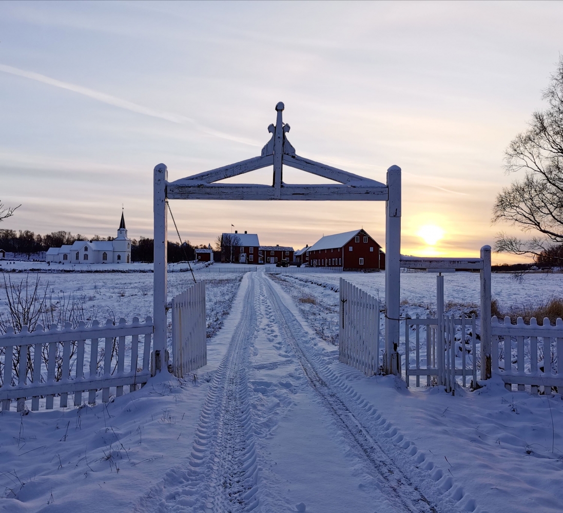 Porten inn til Tranøya om vinteren
