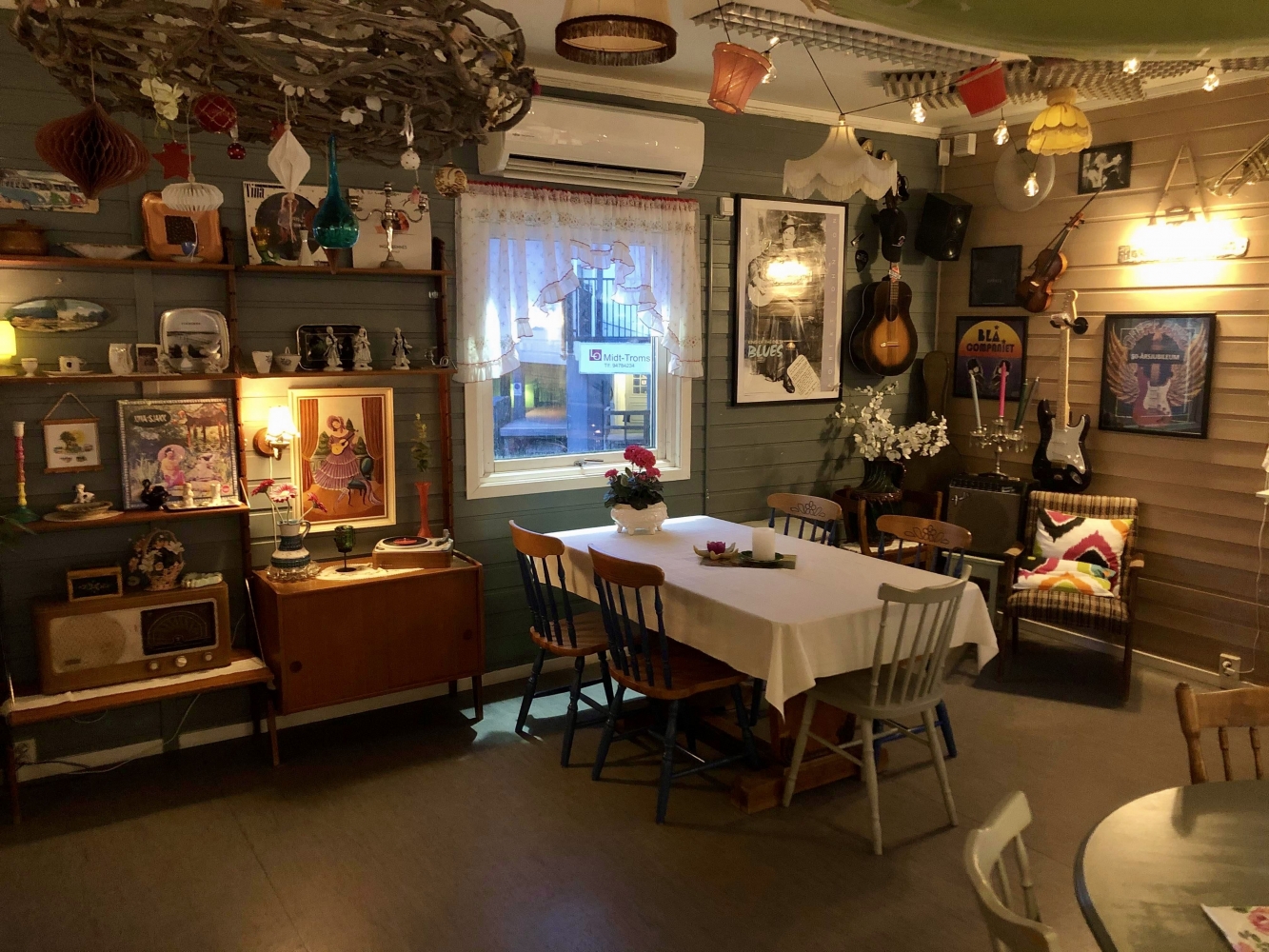 Inside of the retro cafe "Fruene på torget"