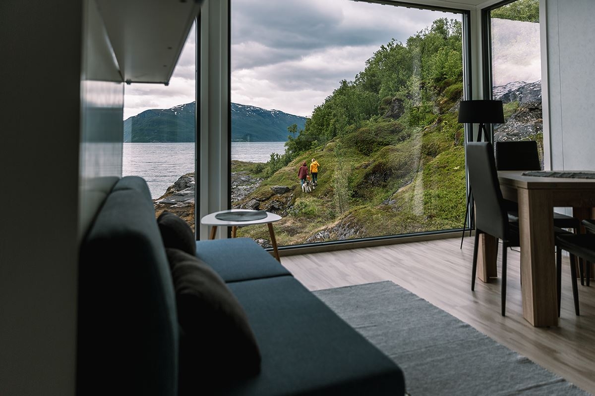 utsikt over fjorden fra stua