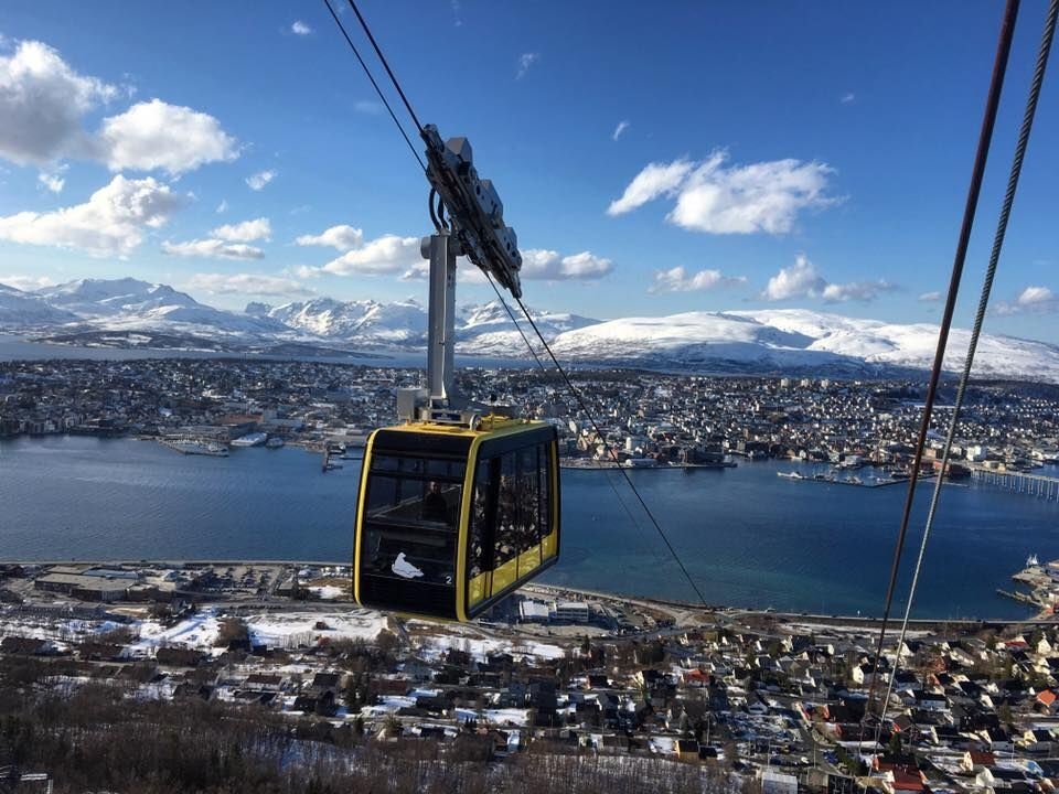 Fjellheisen med Tromsø i bakgrunnen