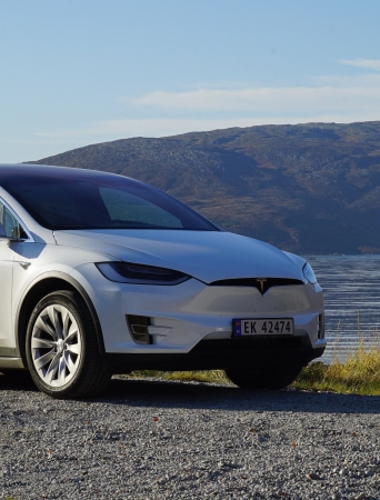 Three hours City Sightseeing from Tromsø with our eco-friendly Tesla Model X (AXCS)