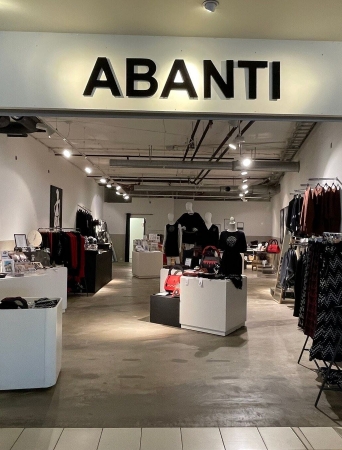 Entrance of the  Abanti shop at Nerstranda