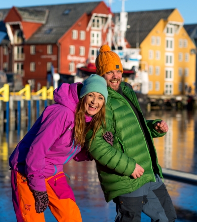 Mann og kvinne på havna i Tromsø