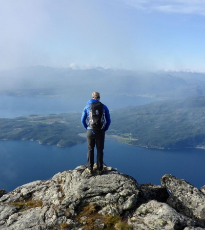 Mann på fjell i Narvik