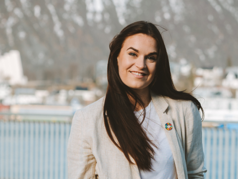 Woman smiling in Tromsø