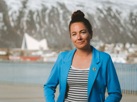 Woman smiling in Tromsø