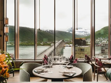 Restaurant med utsikt på The Dock 69°39 by Scandic i Tromsø.