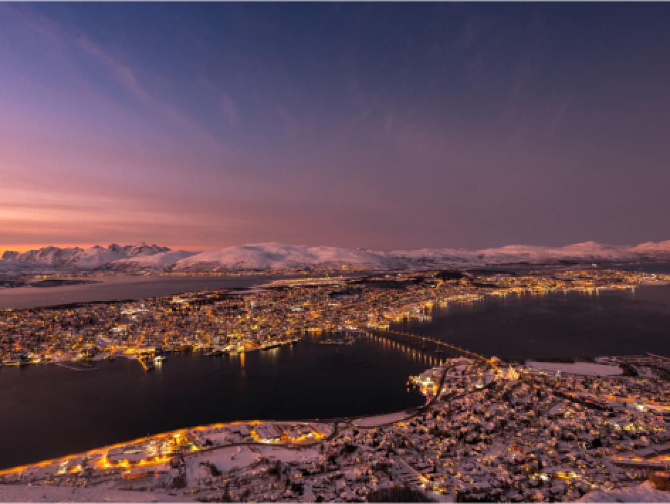 Tromsø i rosa lys