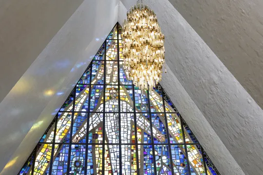 Inne i Ishavskatedralen