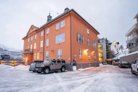 Enter St. Elisabeth Suites