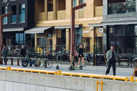 Fasaden av Fangst i Vervet bydel, Tromsø by.
