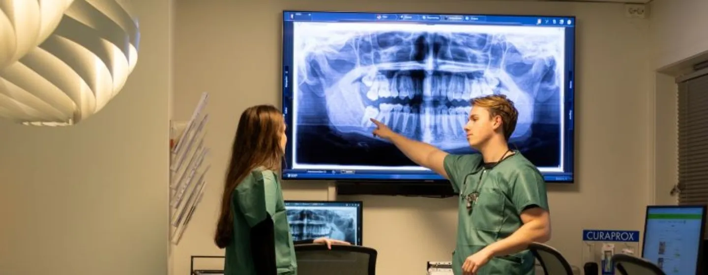 X-ray image of teeth at Tromsø Tannlege, Tannkirurgi og Narkosesenter