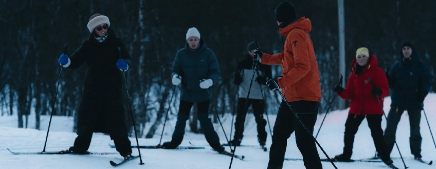 Guests learn to ski along with the guide 1440x560 © SkiTromsø