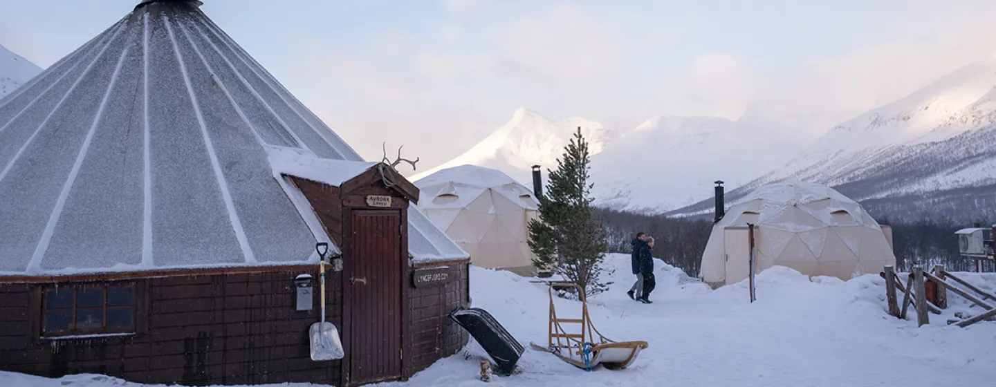 Lavvo and private domes at Lyngsfjord Adventure