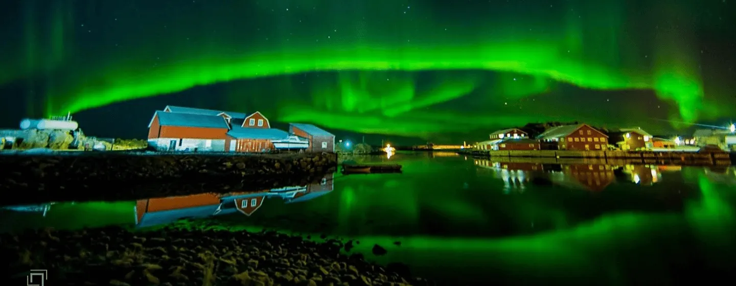 Northern Lights over the Arctic Inn hotel